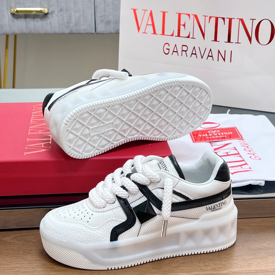 VALENTINO 25S GARAVANI ONE STUD XL PLATFORM SNEAKERS IN WHITE LAMBSKIN AND MESH FABRIC - 35