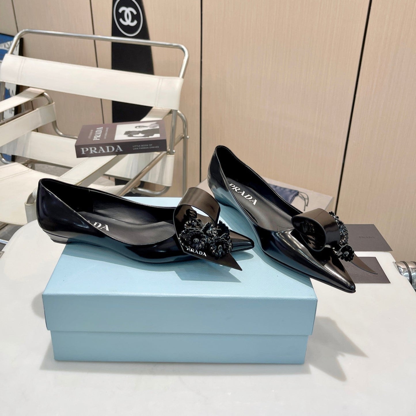 BALLET FLATS POINTED TOE IN BLACK SHINY CALFSKIN ATTACHED FLOWERS - 34