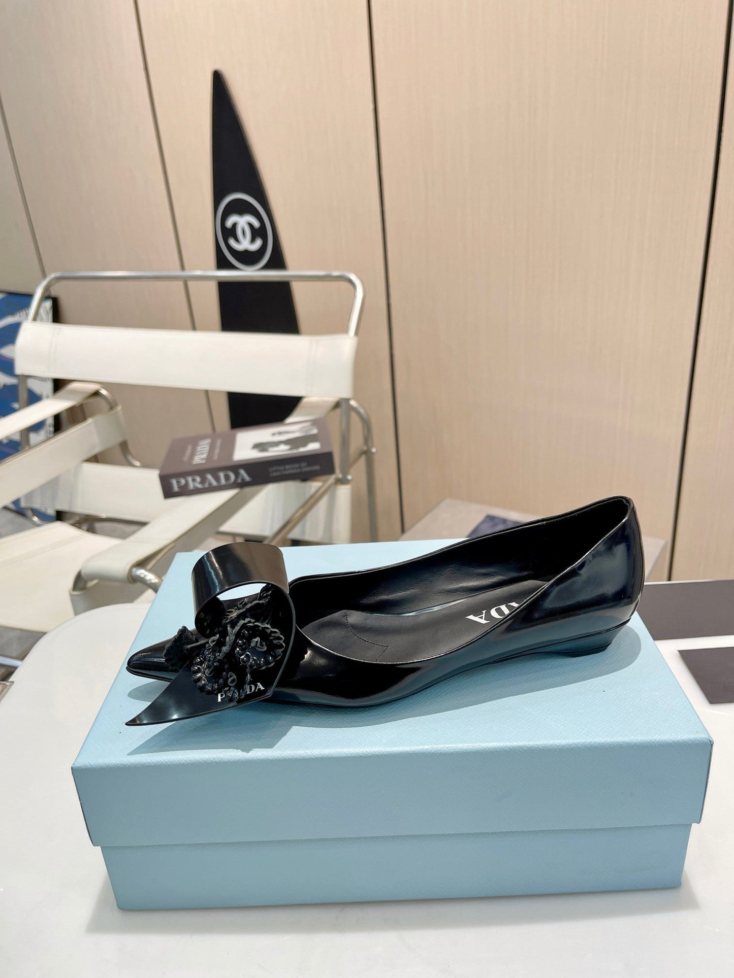 BALLET FLATS POINTED TOE IN BLACK SHINY CALFSKIN ATTACHED FLOWERS - 34