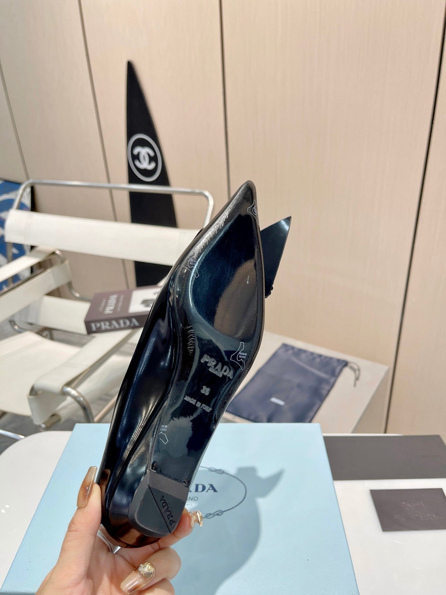 BALLET FLATS POINTED TOE IN BLACK SHINY CALFSKIN ATTACHED FLOWERS - 34