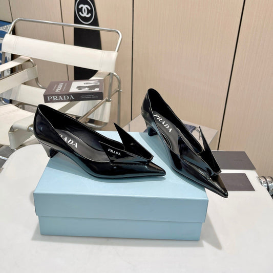 KITTEN HEEL PUMPS WITH CREATIVE SHAPE IN BLACK GLOSSY LAMBSKIN - 34