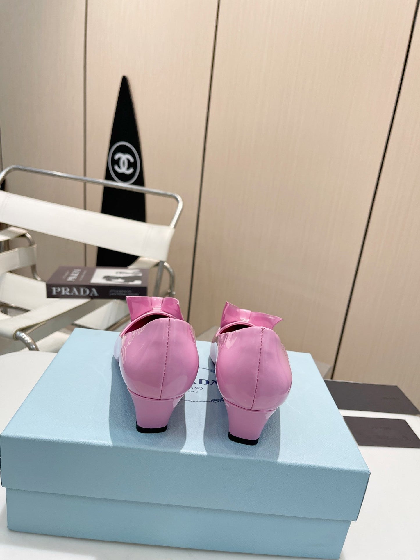 KITTEN HEEL PUMPS WITH CREATIVE SHAPE IN PINK GLOSSY LAMBSKIN - 34
