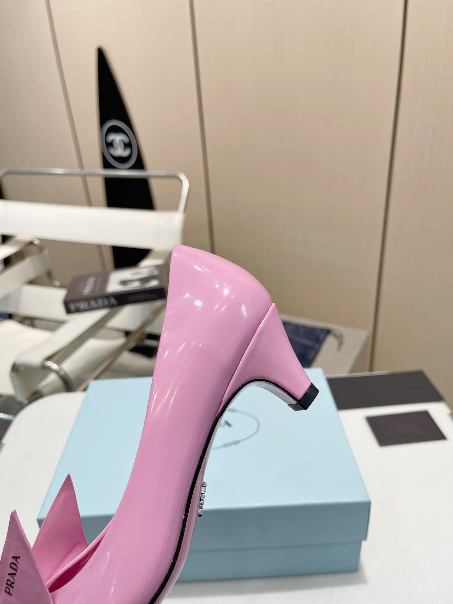 KITTEN HEEL PUMPS WITH CREATIVE SHAPE IN PINK GLOSSY LAMBSKIN - 34