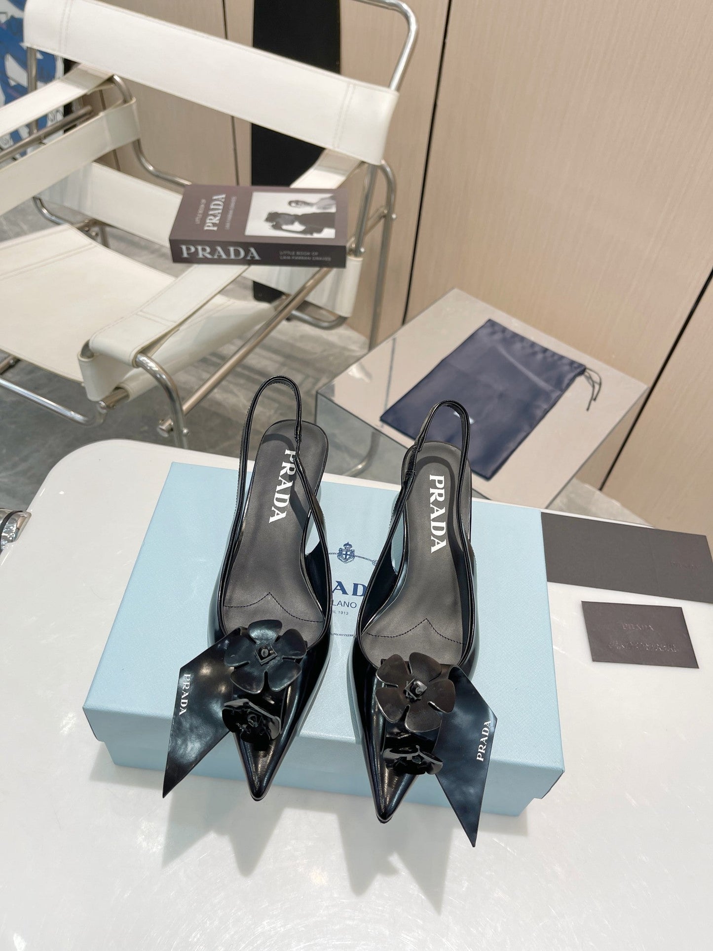 SLINGBACK KITTEN HEEL IN BLACK SHINY CALFSKIN ATTACHED FLOWERS - 34