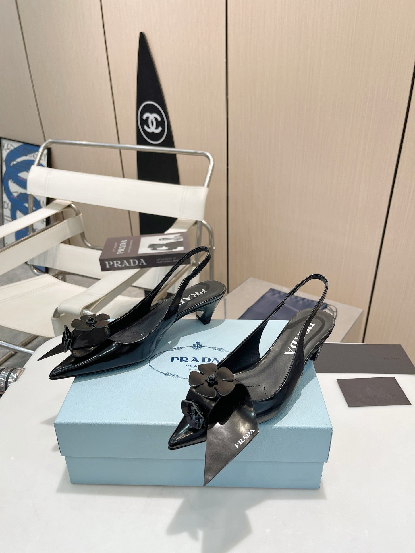 SLINGBACK KITTEN HEEL IN BLACK SHINY CALFSKIN ATTACHED FLOWERS - 34