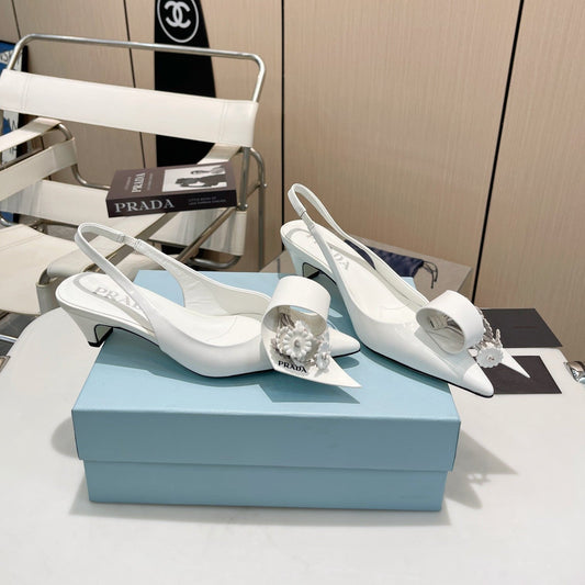 POINTED TOE SLINGBACK KITTEN HEEL WITH FLOWER BOW IN WHITE GLOSSY LAMBSKIN - 34