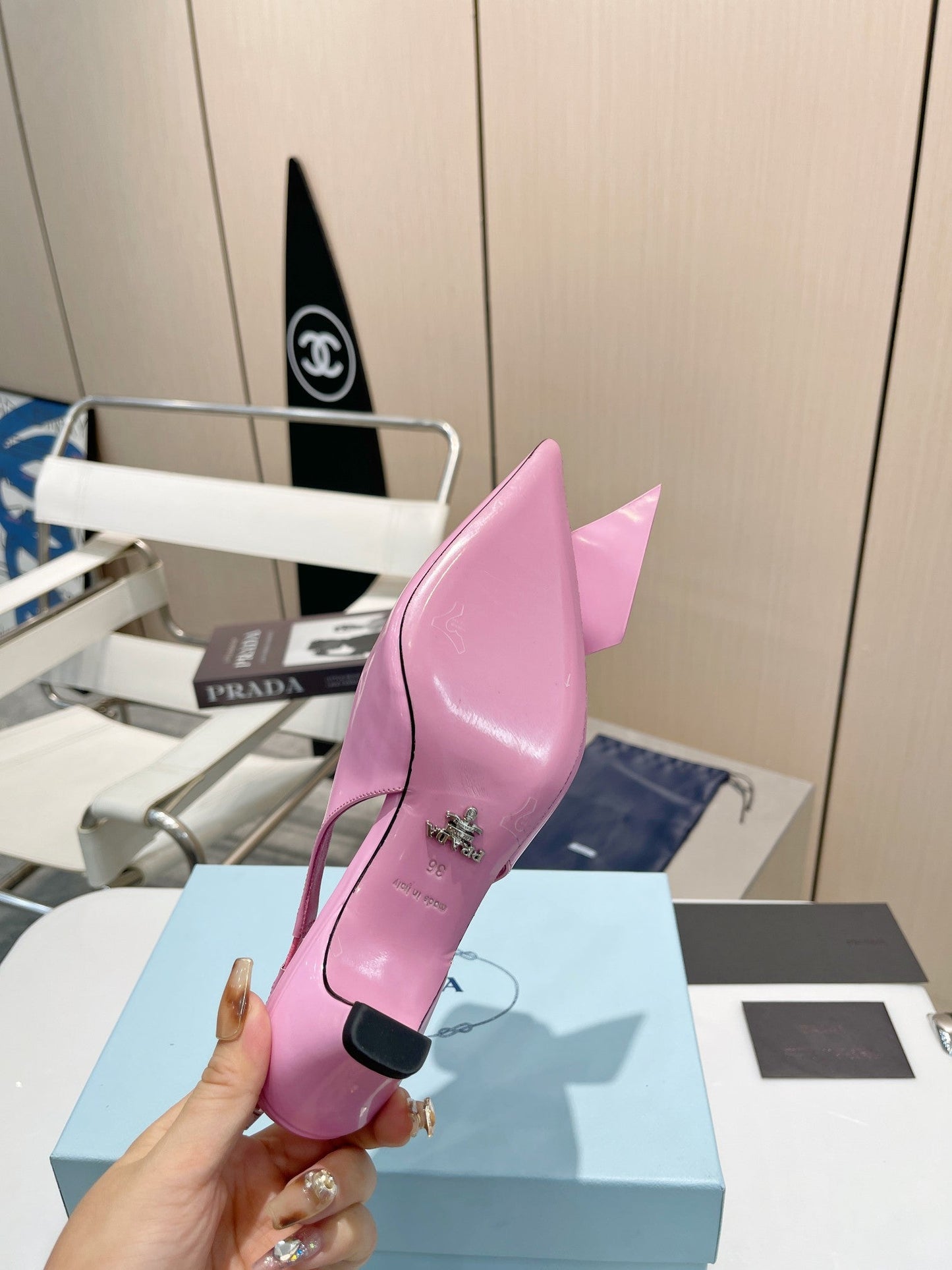 POINTED TOE SLINGBACK KITTEN HEEL WITH BOW IN PINK GLOSSY LAMBSKIN - 34