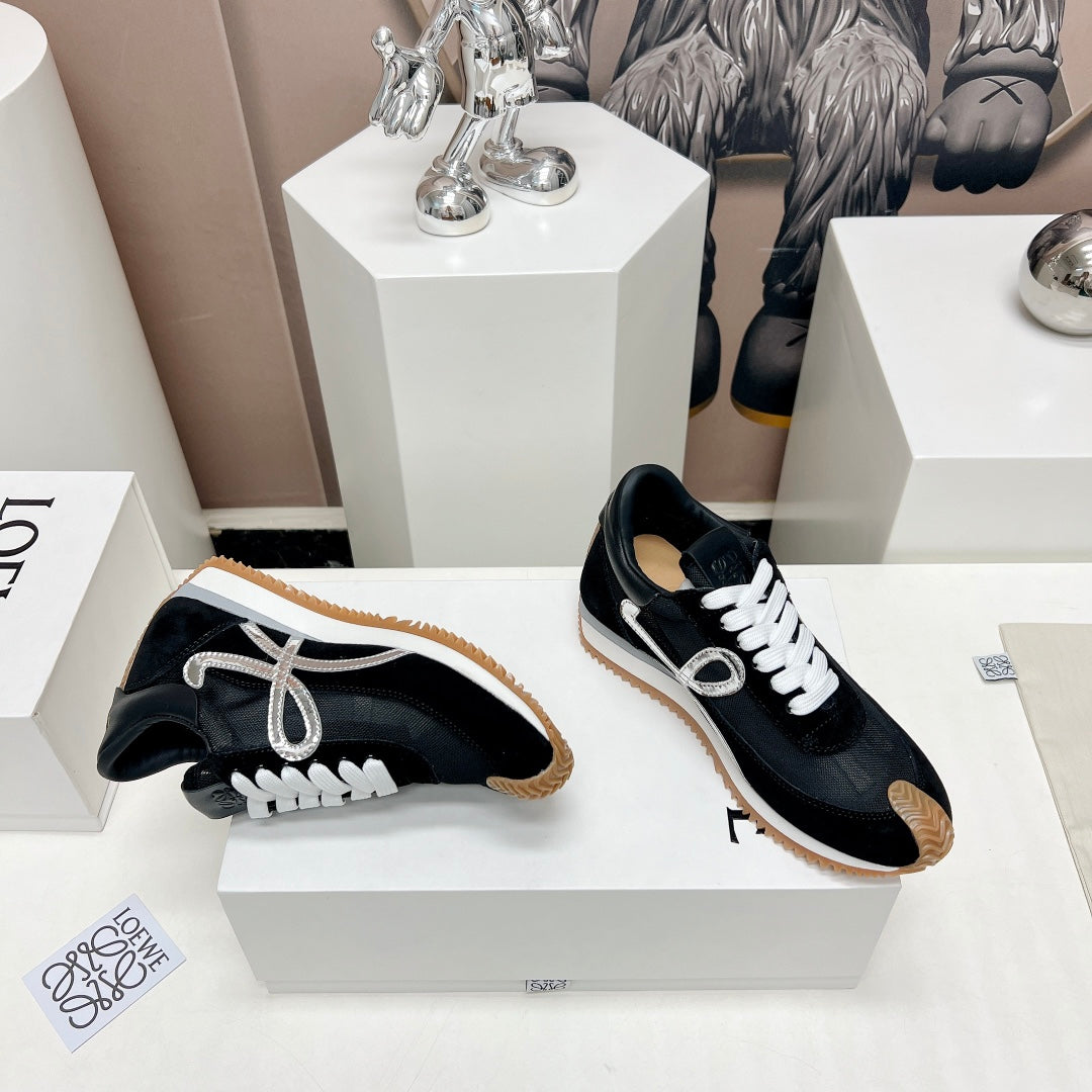 FLOW RUNNER SNEAKER IN BLACK SUEDE AND SHEEPSKIN - 35