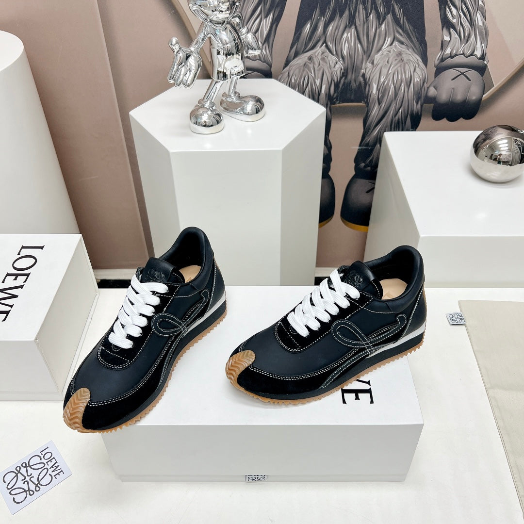 FLOW RUNNER SNEAKER IN FULL BLACK SUEDE AND SHEEPSKIN - 35