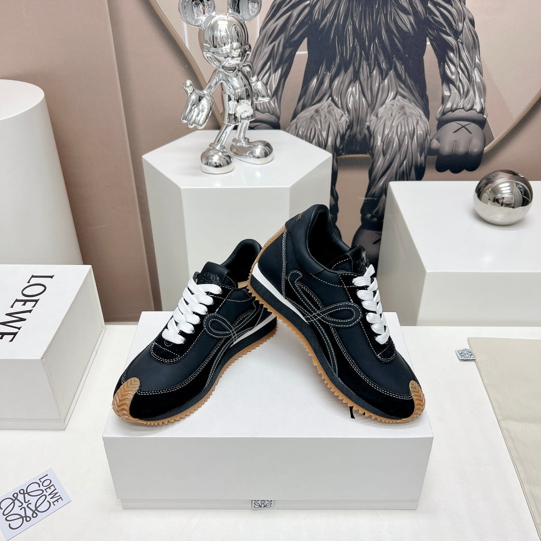 FLOW RUNNER SNEAKER IN FULL BLACK SUEDE AND SHEEPSKIN - 35