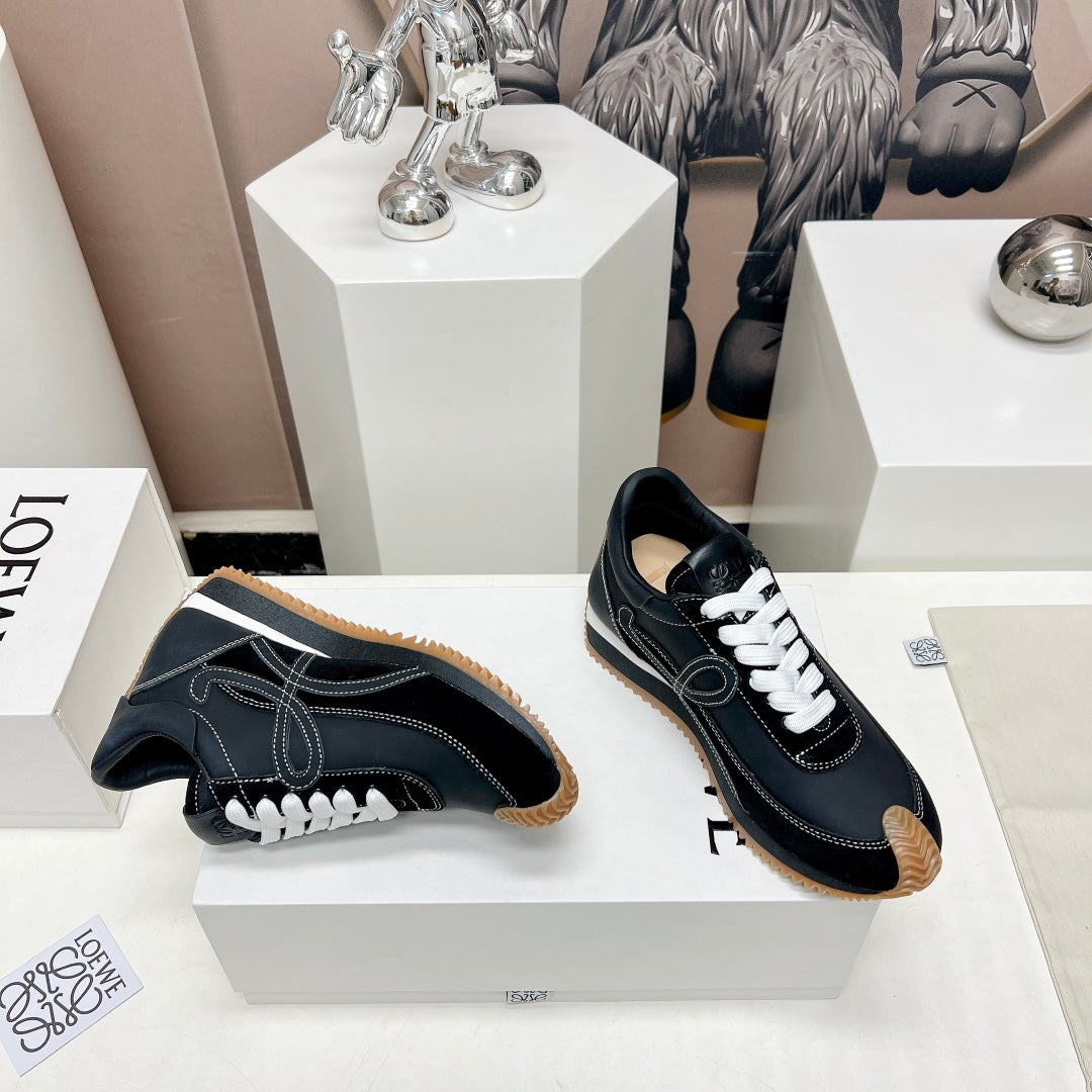 FLOW RUNNER SNEAKER IN FULL BLACK SUEDE AND SHEEPSKIN - 35