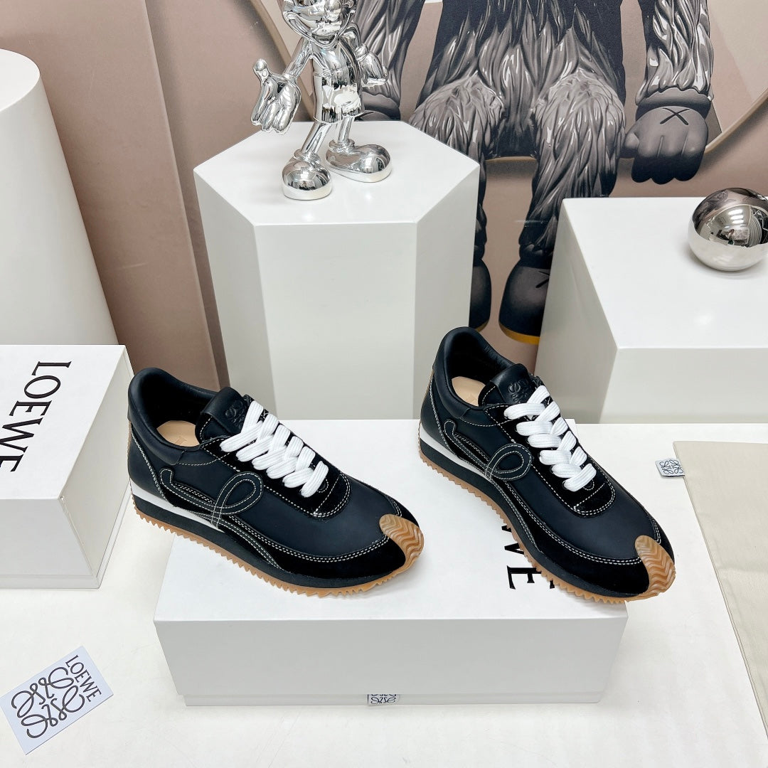 FLOW RUNNER SNEAKER IN FULL BLACK SUEDE AND SHEEPSKIN - 35