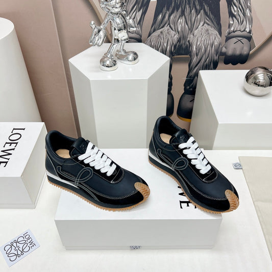 FLOW RUNNER SNEAKER IN FULL BLACK SUEDE AND SHEEPSKIN - 35