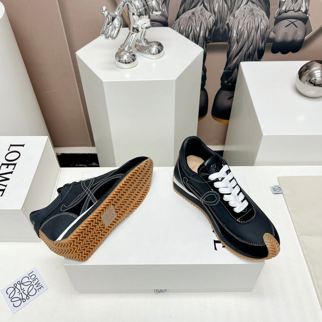 FLOW RUNNER SNEAKER IN FULL BLACK SUEDE AND SHEEPSKIN - 35