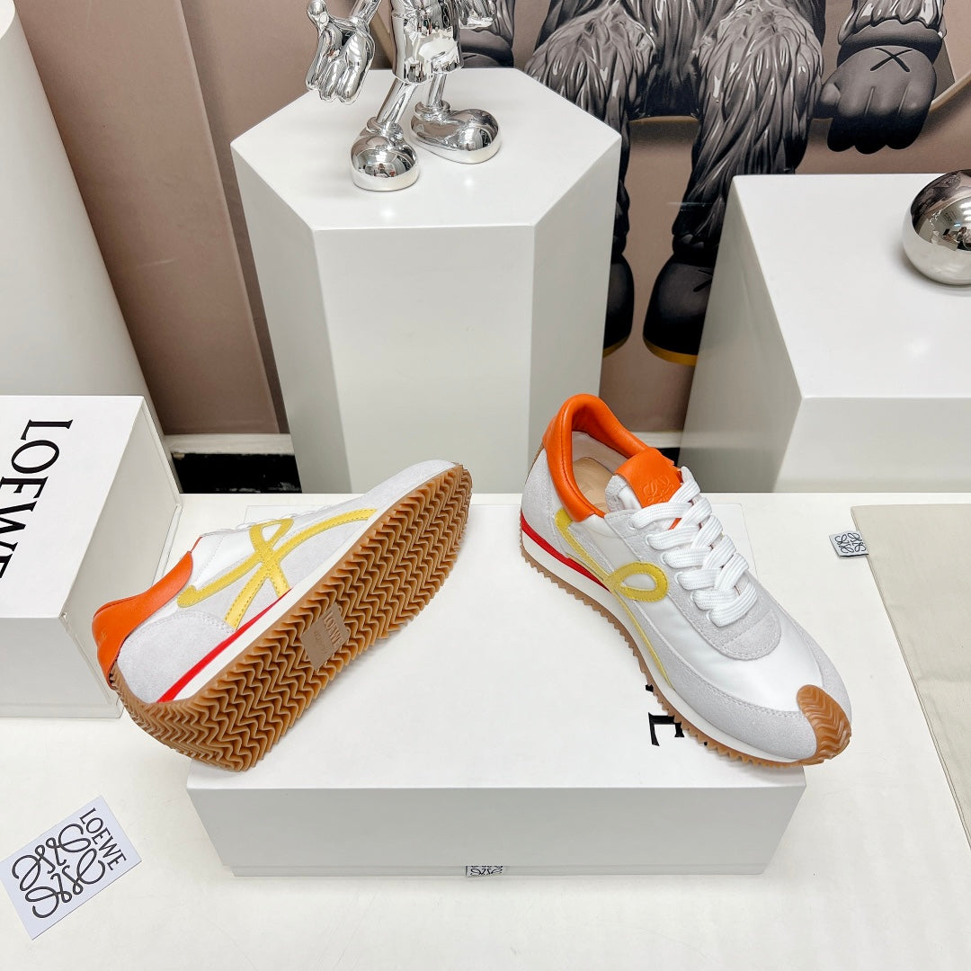 FLOW RUNNER SNEAKER IN PALE GRAY MIX VIVID ORANGE SUEDE AND SHEEPSKIN - 35