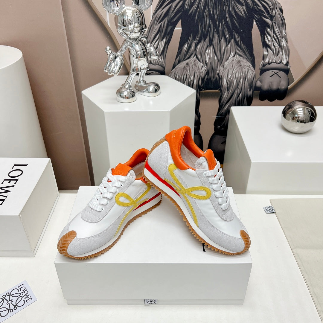 FLOW RUNNER SNEAKER IN PALE GRAY MIX VIVID ORANGE SUEDE AND SHEEPSKIN - 35