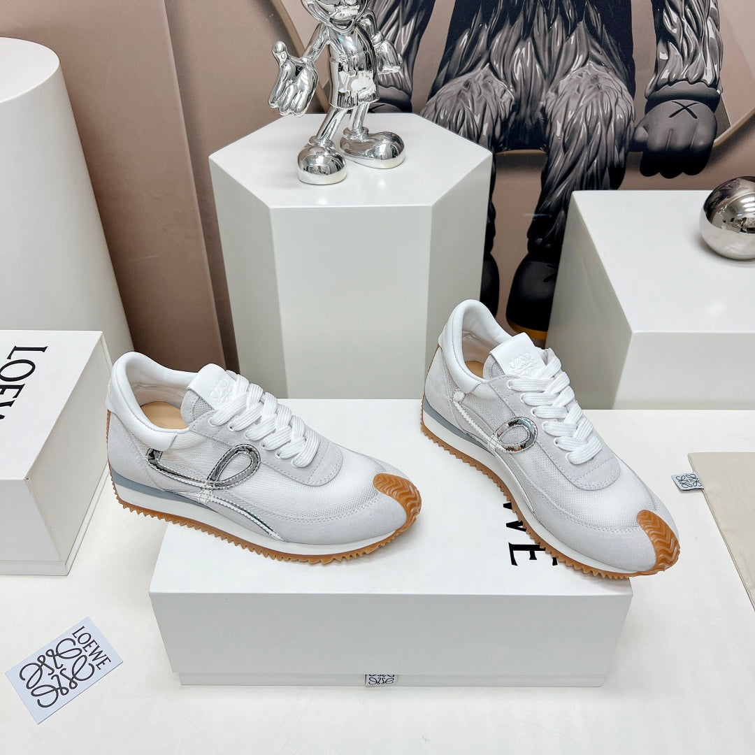 FLOW RUNNER SNEAKER IN WHITE IVORY SUEDE AND SHEEPSKIN - 35