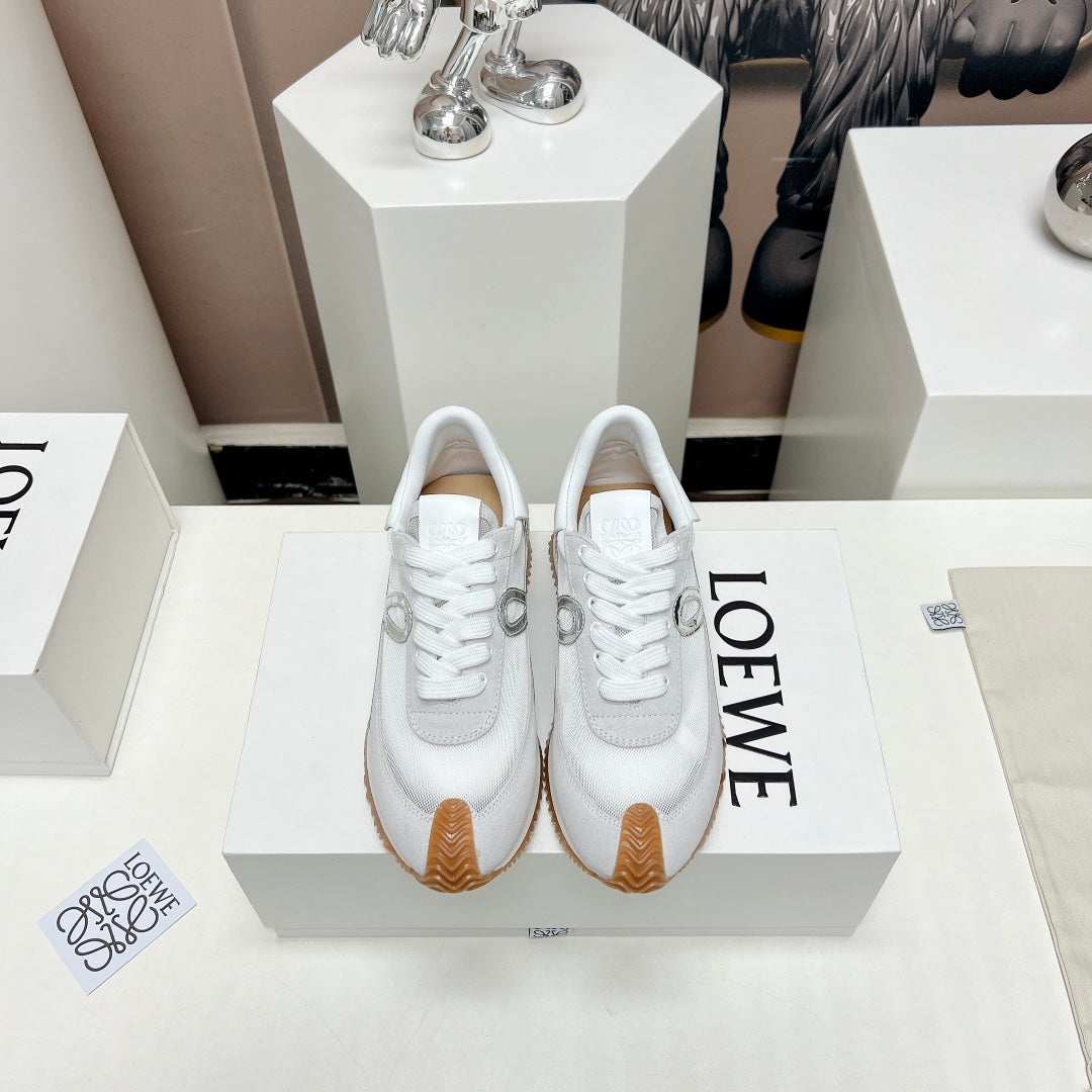 FLOW RUNNER SNEAKER IN WHITE IVORY SUEDE AND SHEEPSKIN - 35