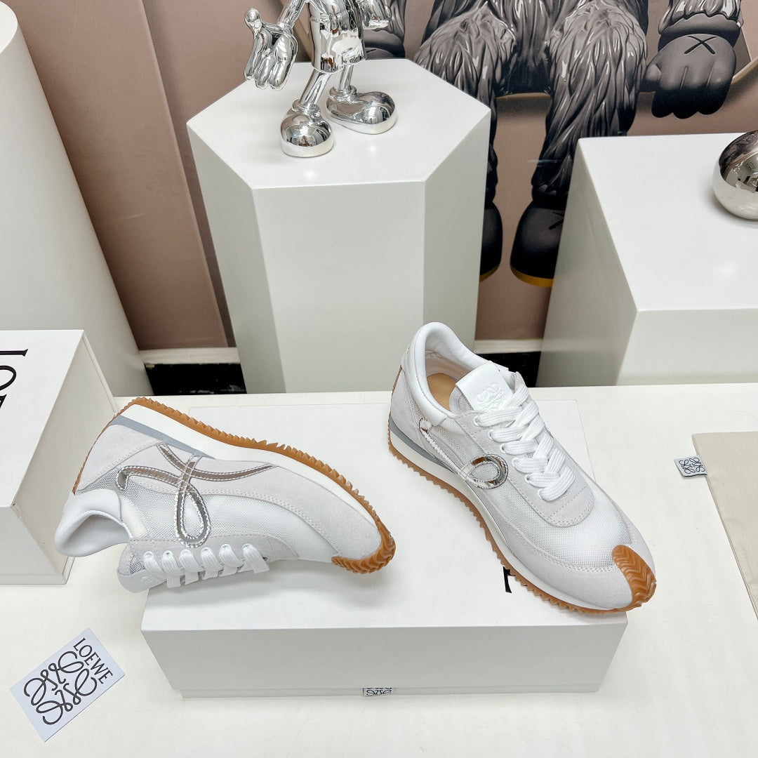 FLOW RUNNER SNEAKER IN WHITE IVORY SUEDE AND SHEEPSKIN - 35
