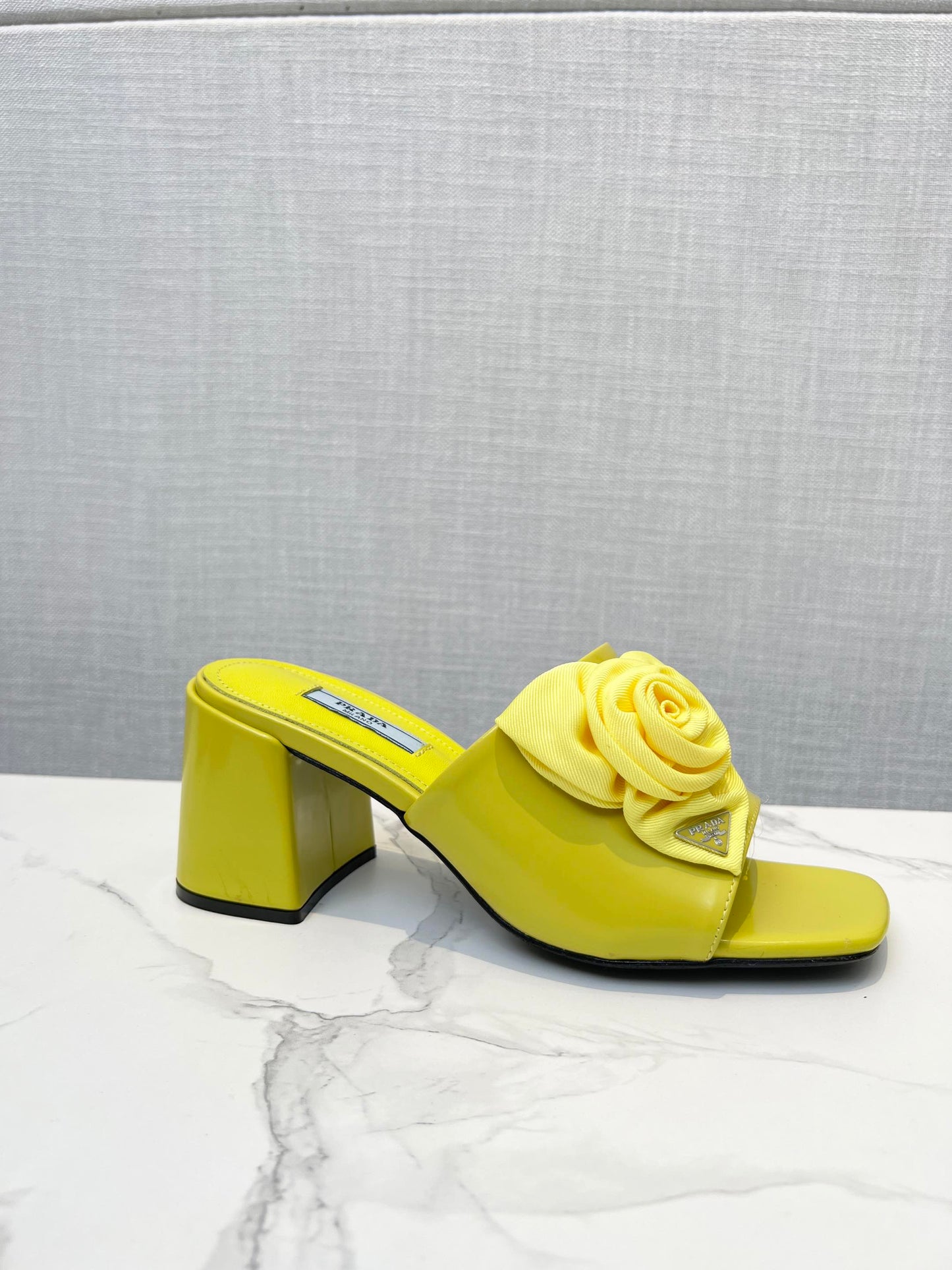 PRA FLOWER BLOCK HEELS 75 LEMON CALFSKIN - 35