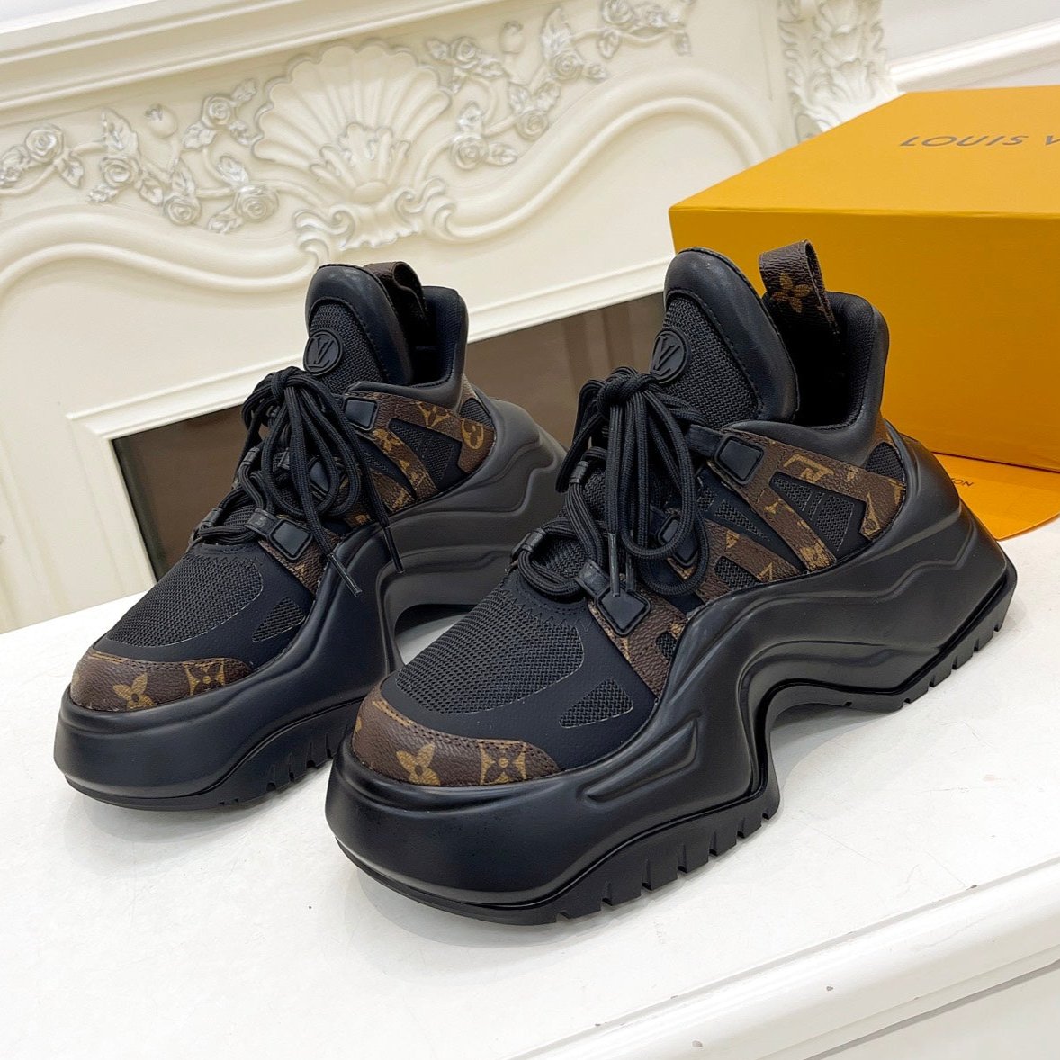 LV ARCHLIGHT 2.0 PLATFORM SNEAKER IN BLACK MIX CHOCOLATE BROWN MIX OF MATERIALS - 35