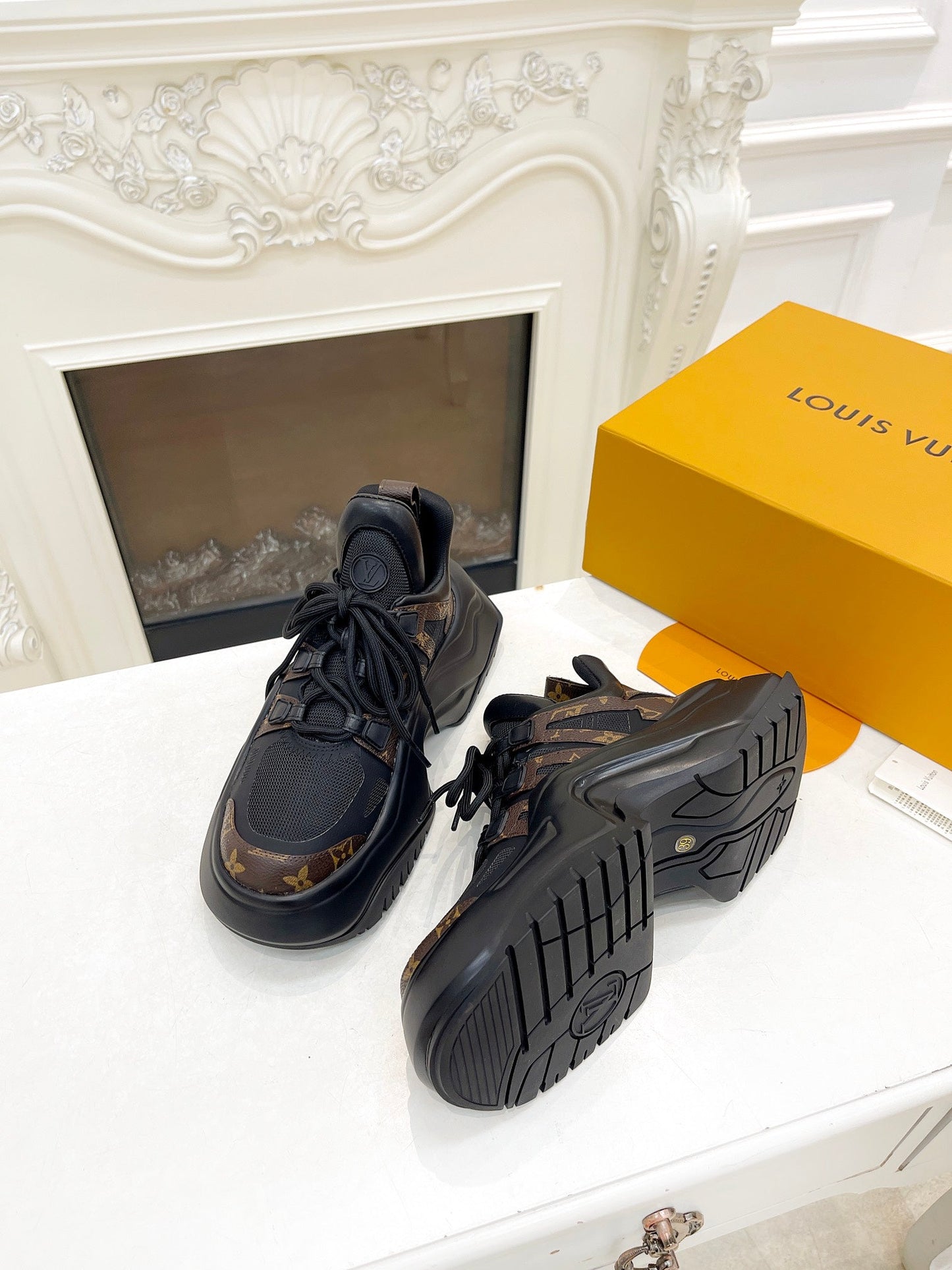 LV ARCHLIGHT 2.0 PLATFORM SNEAKER IN BLACK MIX CHOCOLATE BROWN MIX OF MATERIALS - 35