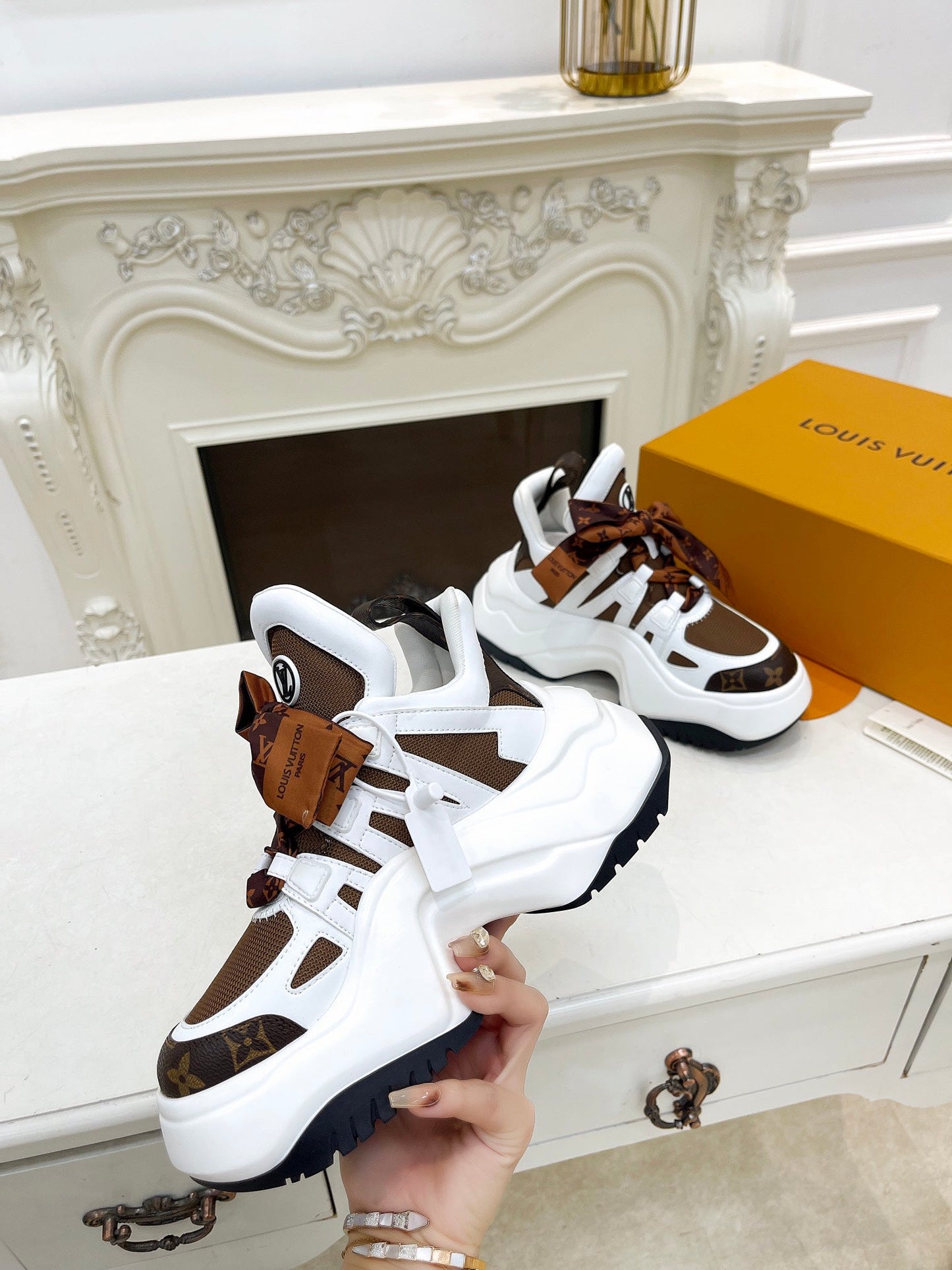 LV ARCHLIGHT 2.0 PLATFORM SNEAKER IN WHITE MIX CHOCOLATE BROWN MIX OF MATERIALS - 35