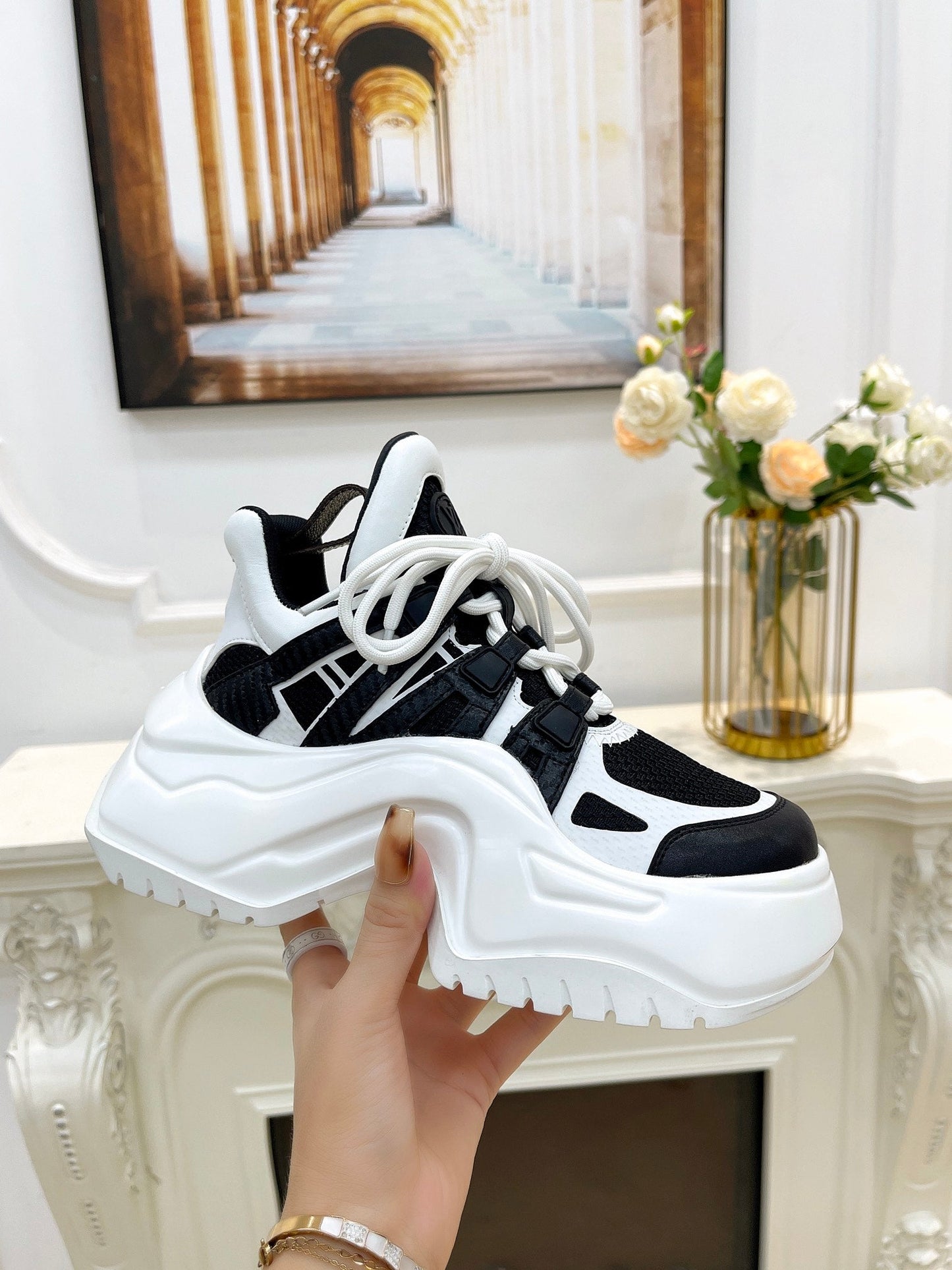 LV ARCHLIGHT 2.0 PLATFORM SNEAKER IN WHITE MIX BLACK MIX OF MATERIALS - 35