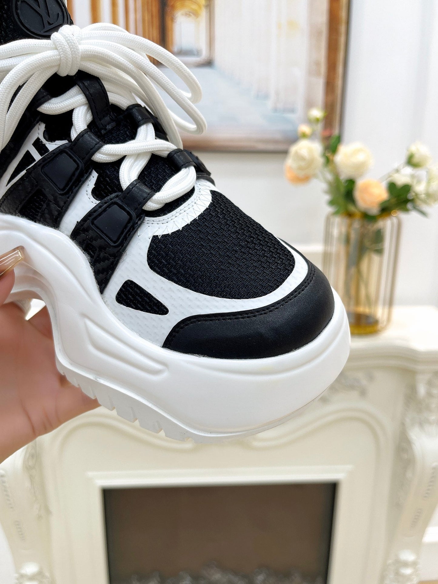 LV ARCHLIGHT 2.0 PLATFORM SNEAKER IN WHITE MIX BLACK MIX OF MATERIALS - 35