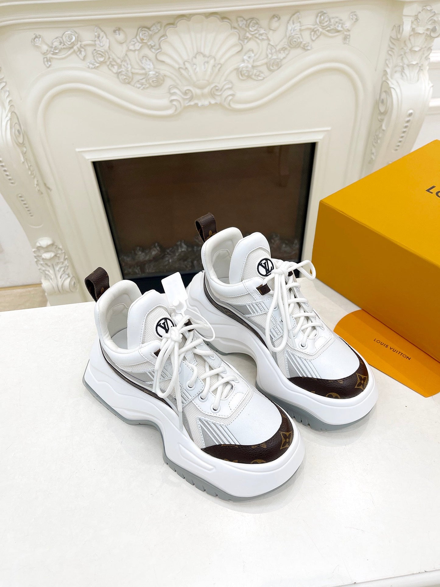 LV ARCHLIGHT 2.0 PLATFORM SNEAKER IN WHITE MIX BROWN MIX OF MATERIALS - 35