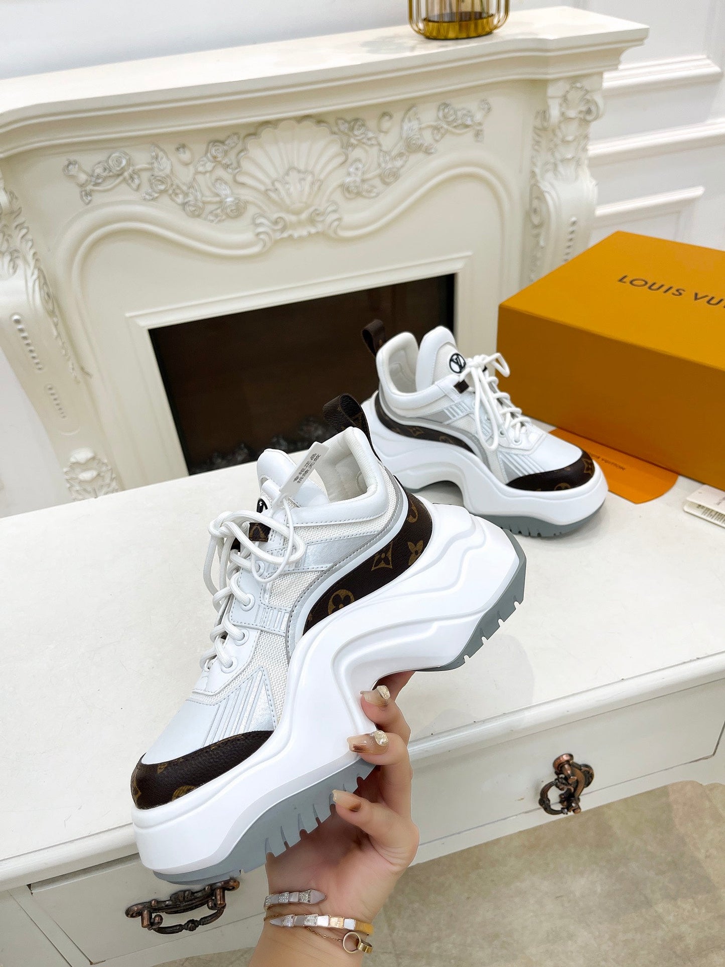 LV ARCHLIGHT 2.0 PLATFORM SNEAKER IN WHITE MIX BROWN MIX OF MATERIALS - 35