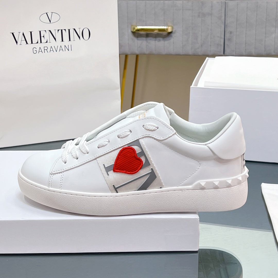 VALENTINO 25S GARAVANI ROCKSTUD UNTITLED SNEAKERS IN WHITE LAMBSKIN - 35