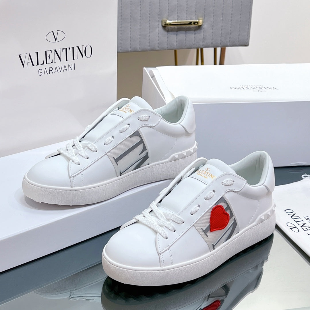 VALENTINO 25S GARAVANI ROCKSTUD UNTITLED SNEAKERS IN WHITE LAMBSKIN - 35