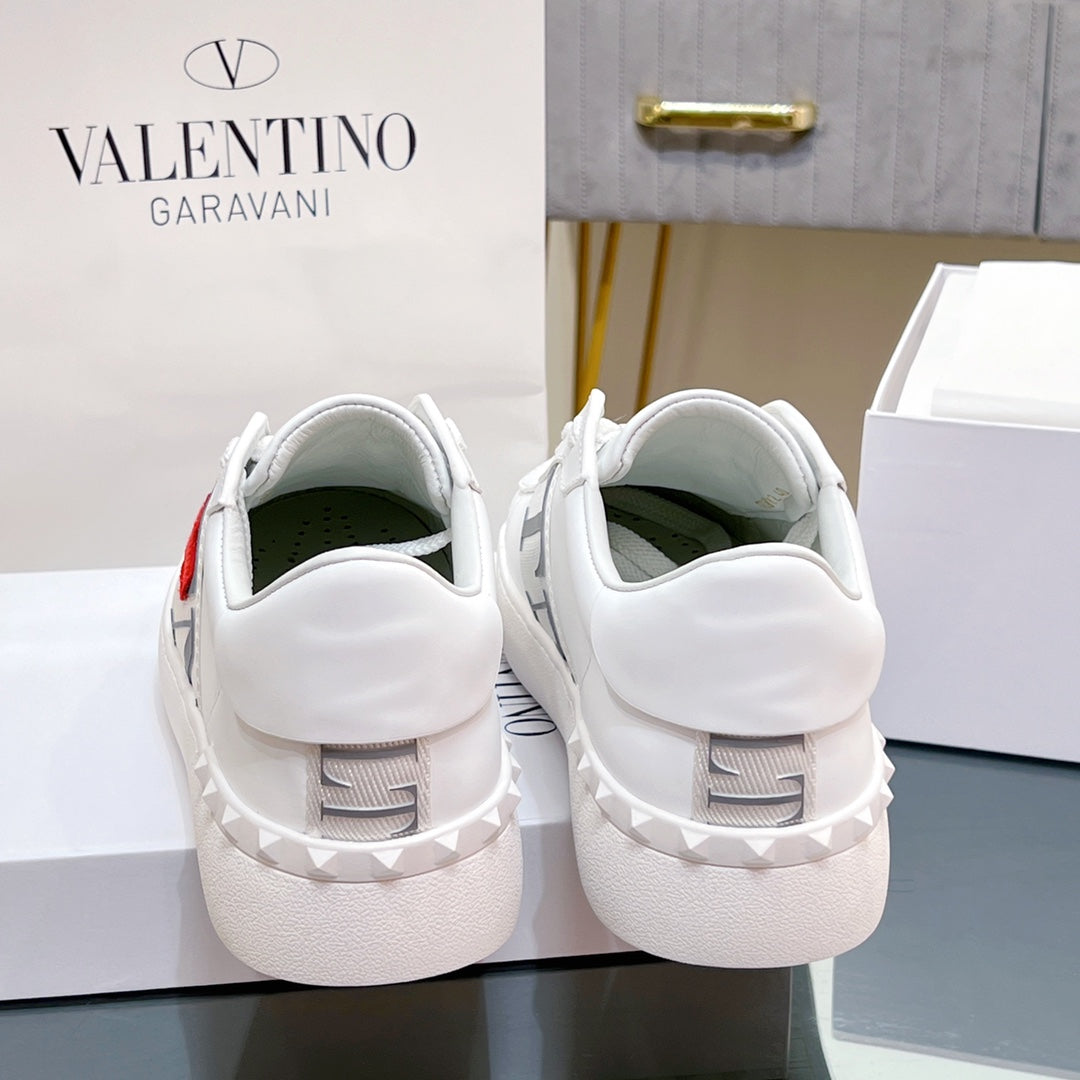 VALENTINO 25S GARAVANI ROCKSTUD UNTITLED SNEAKERS IN WHITE LAMBSKIN - 35