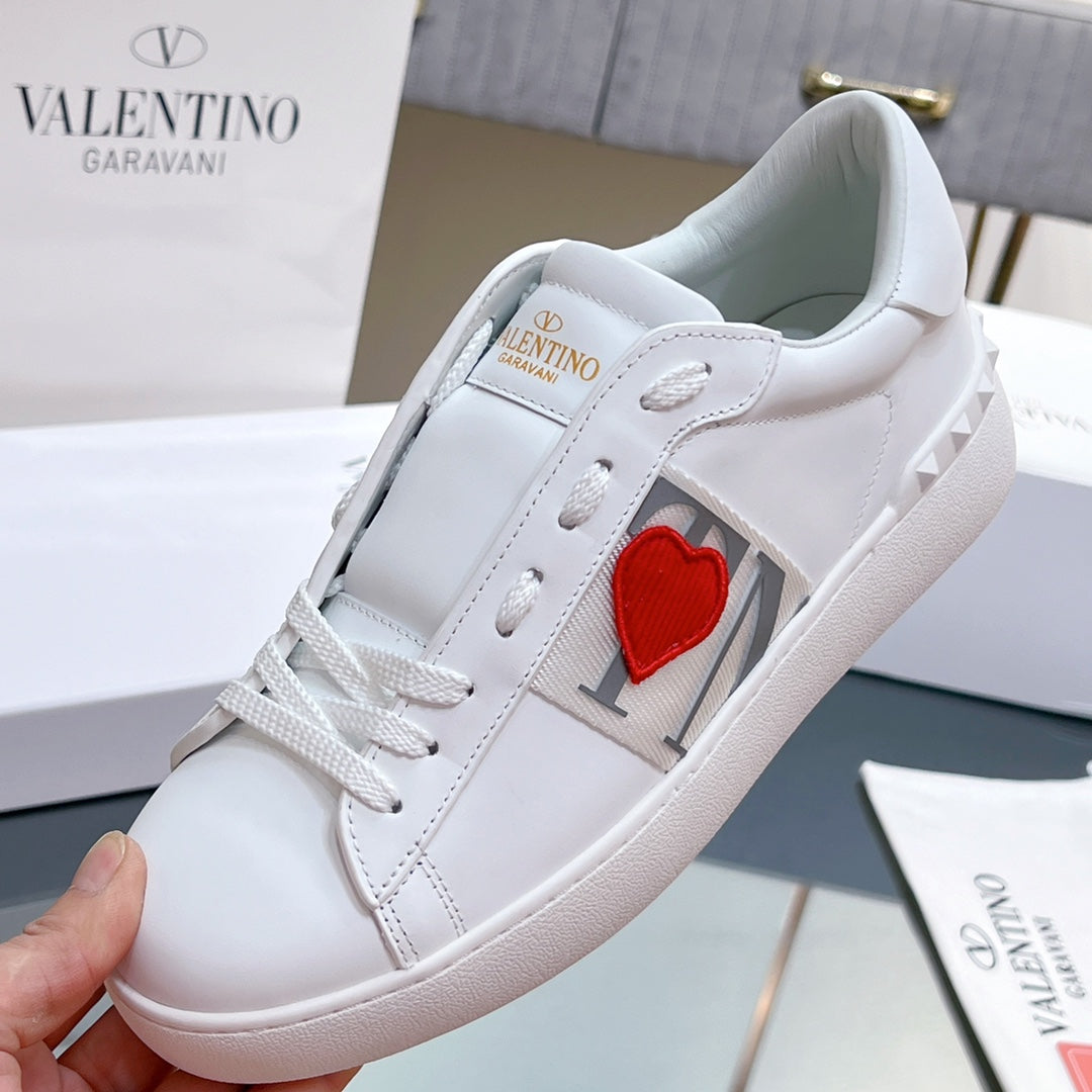 VALENTINO 25S GARAVANI ROCKSTUD UNTITLED SNEAKERS IN WHITE LAMBSKIN - 35