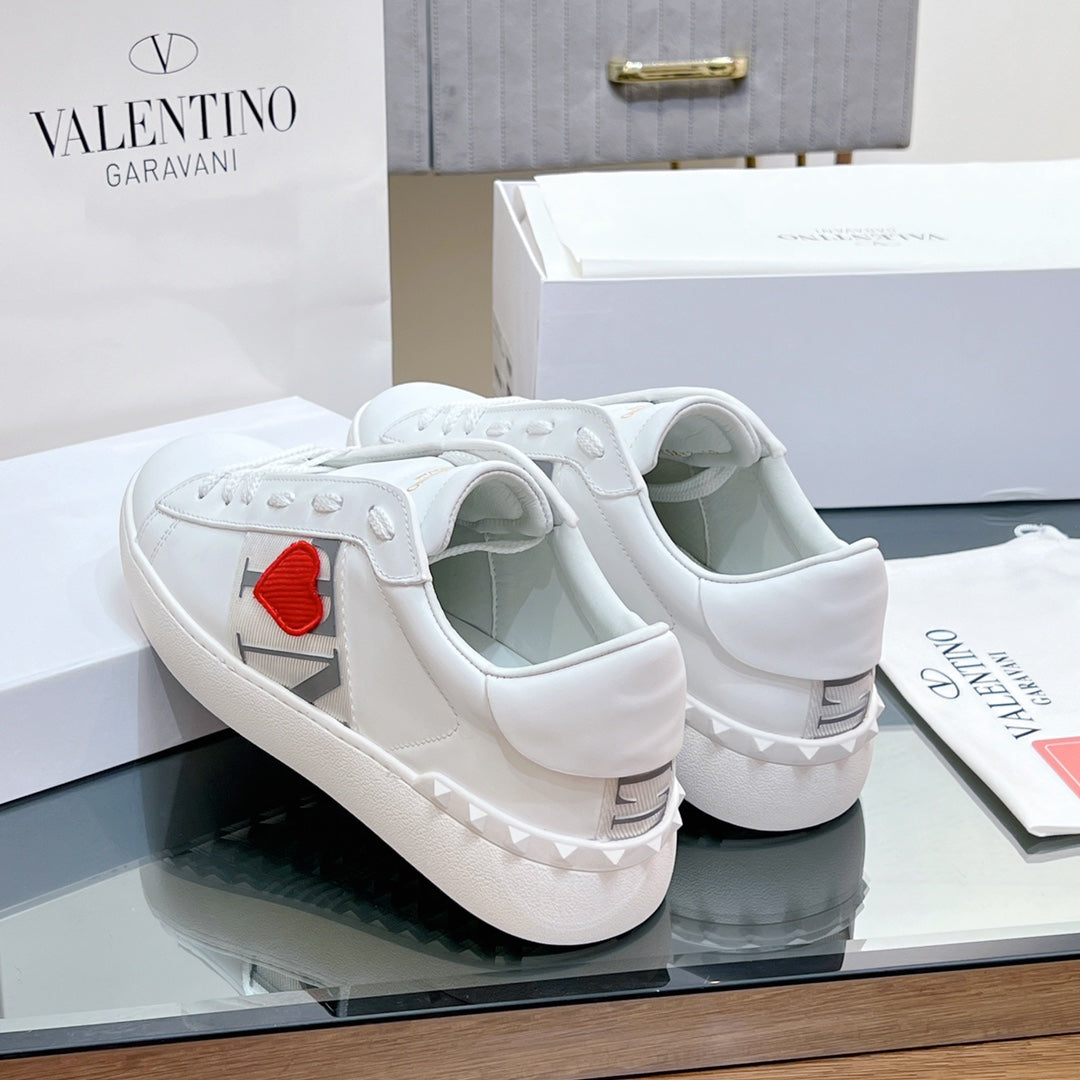 VALENTINO 25S GARAVANI ROCKSTUD UNTITLED SNEAKERS IN WHITE LAMBSKIN - 35