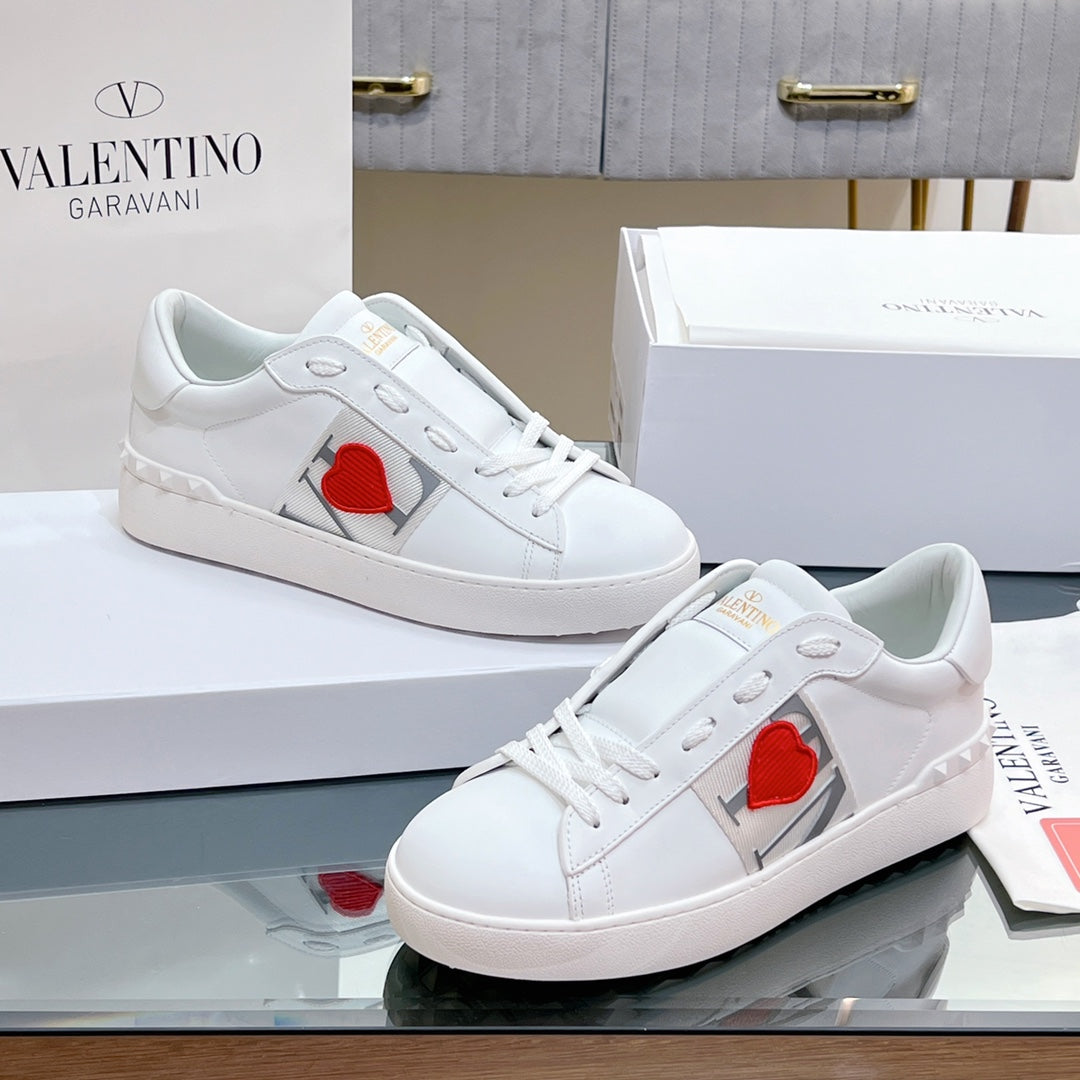 VALENTINO 25S GARAVANI ROCKSTUD UNTITLED SNEAKERS IN WHITE LAMBSKIN - 35