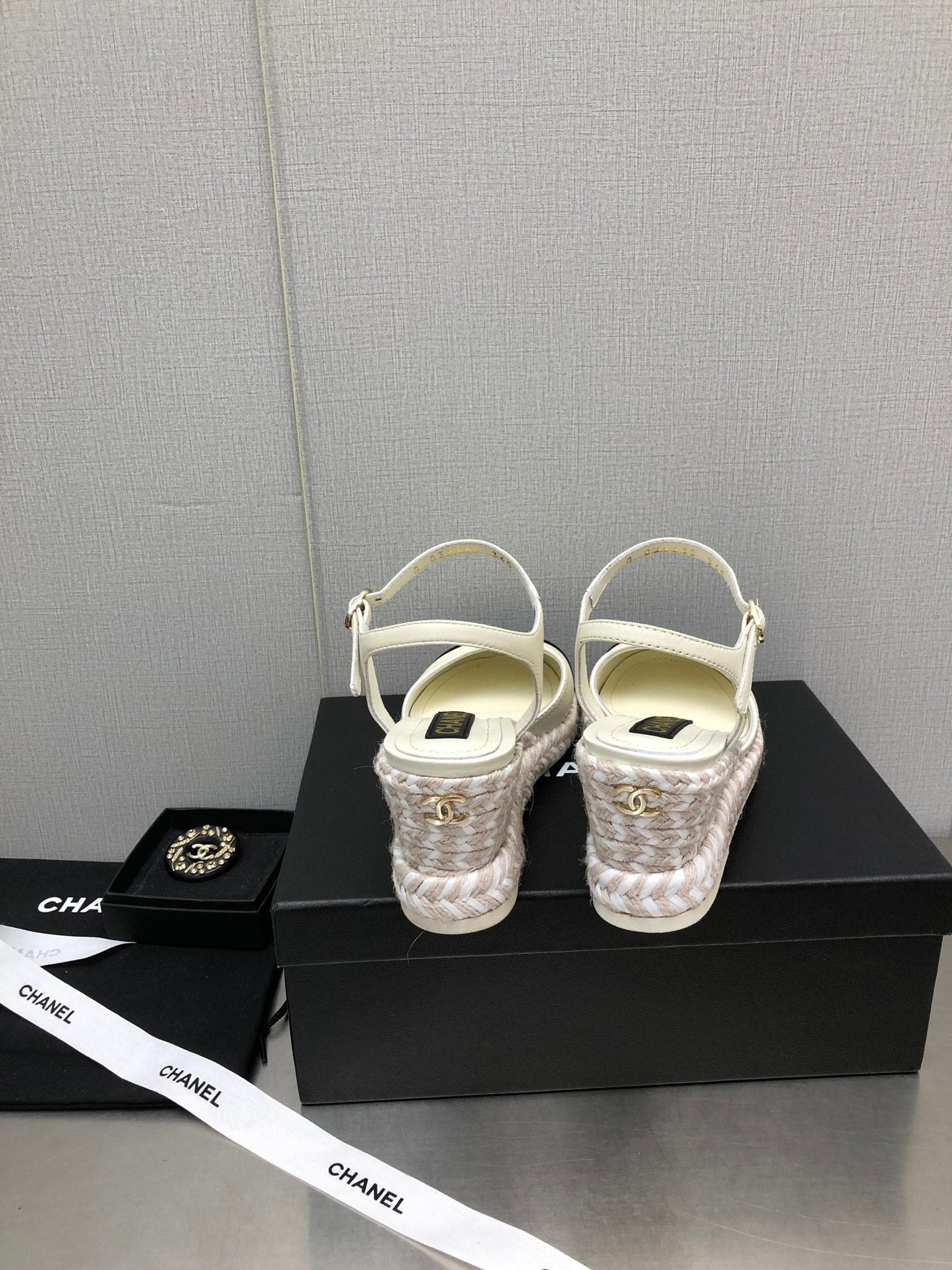 MARY JANE WEDGE WHITE LAMBSKIN - 35