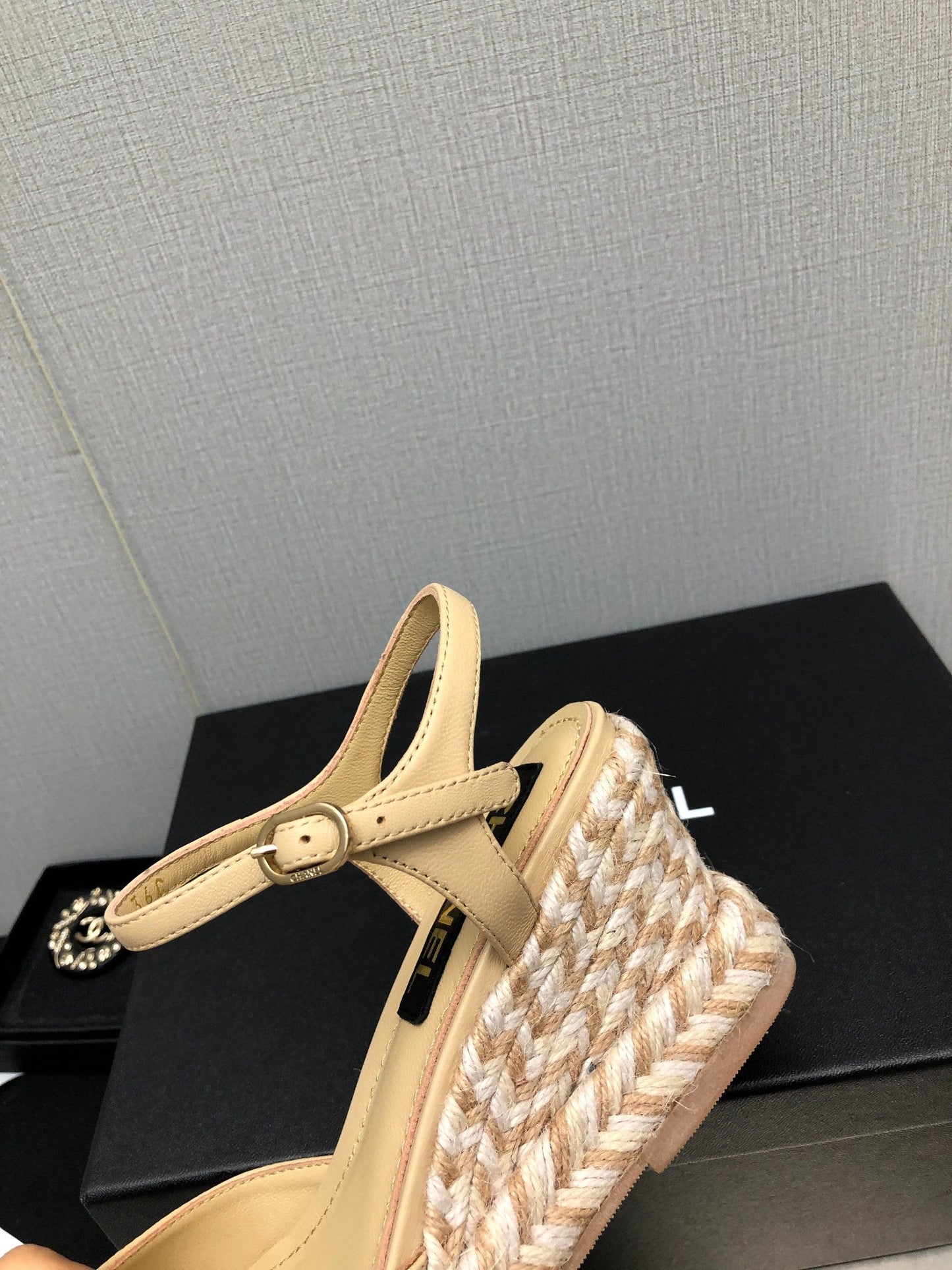 MARY JANE WEDGE BEIGE CREAM LAMBSKIN - 35