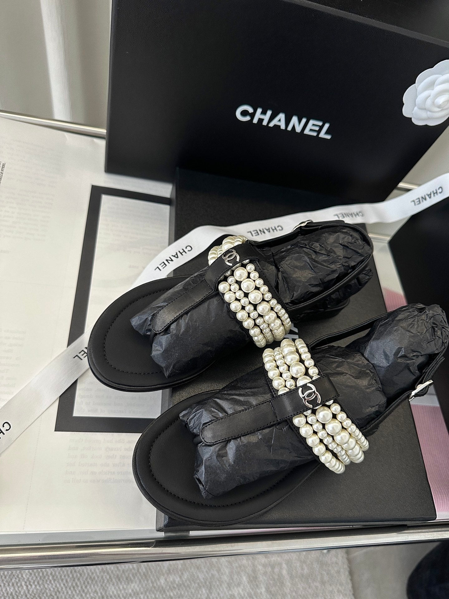CLASSIC THONG SANDALS PEARL CHAIN IN BLACK LAMBSKIN - 35