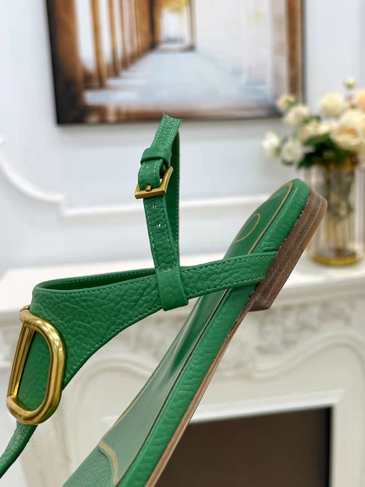 THONG SANDALS IN EMERALD GREEN CALFSKIN WITH GOLD LOGO - 34