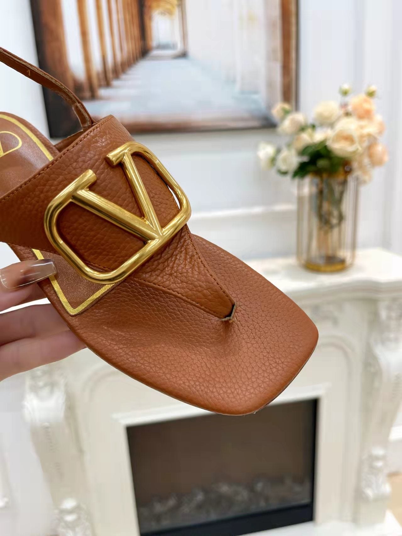 THONG SANDALS IN BRONZE BROWN CALFSKIN WITH GOLD LOGO - 34