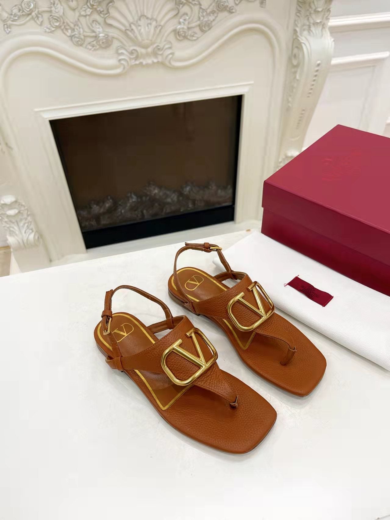 THONG SANDALS IN BRONZE BROWN CALFSKIN WITH GOLD LOGO - 34