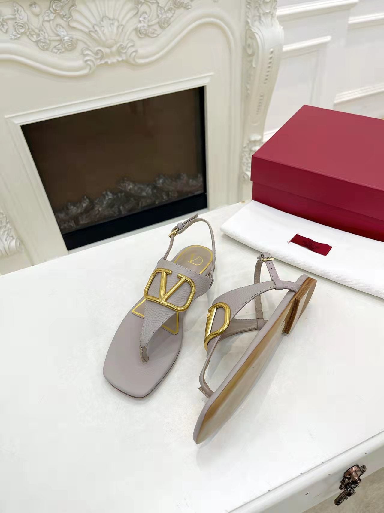 THONG SANDALS IN THISTLE PURPLE CALFSKIN WITH GOLD LOGO - 34