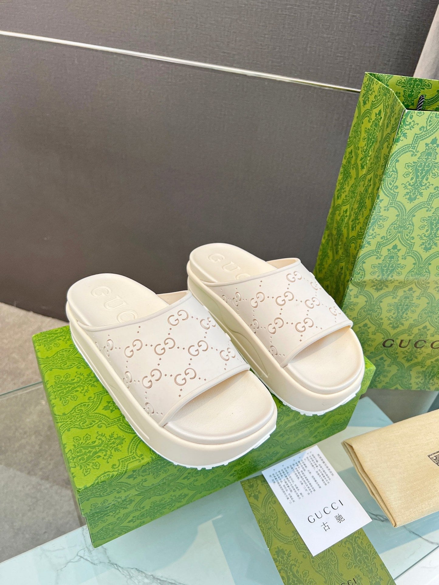 PLATFORM SANDALS IN WHITE CREAM MONOGRAM IMPORTED TPU - 35