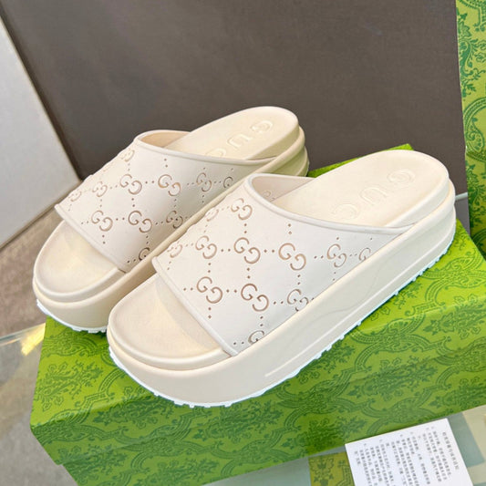 PLATFORM SANDALS IN WHITE CREAM MONOGRAM IMPORTED TPU - 35