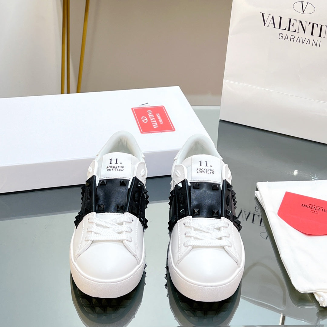 VALENTINO 25S GARAVANI ROCKSTUD UNTITLED STUDDED SNEAKERS IN WHITE MIX BLACK LAMBSKIN - 35