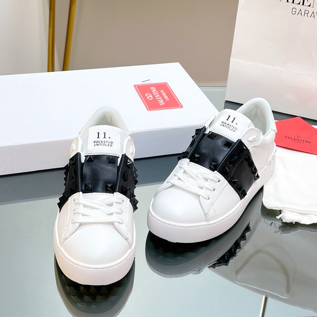 VALENTINO 25S GARAVANI ROCKSTUD UNTITLED STUDDED SNEAKERS IN WHITE MIX BLACK LAMBSKIN - 35