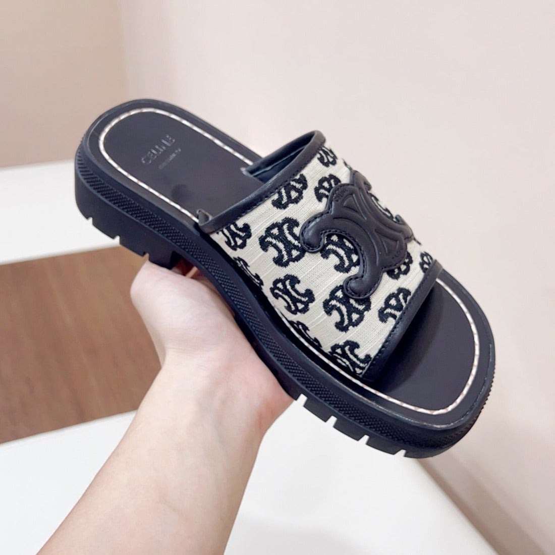 LEA TRIOMPHE PLATFORM SLIDES WOMEN VEGETABLE TANNED CALFSKIN BLACK/WHITE - 35