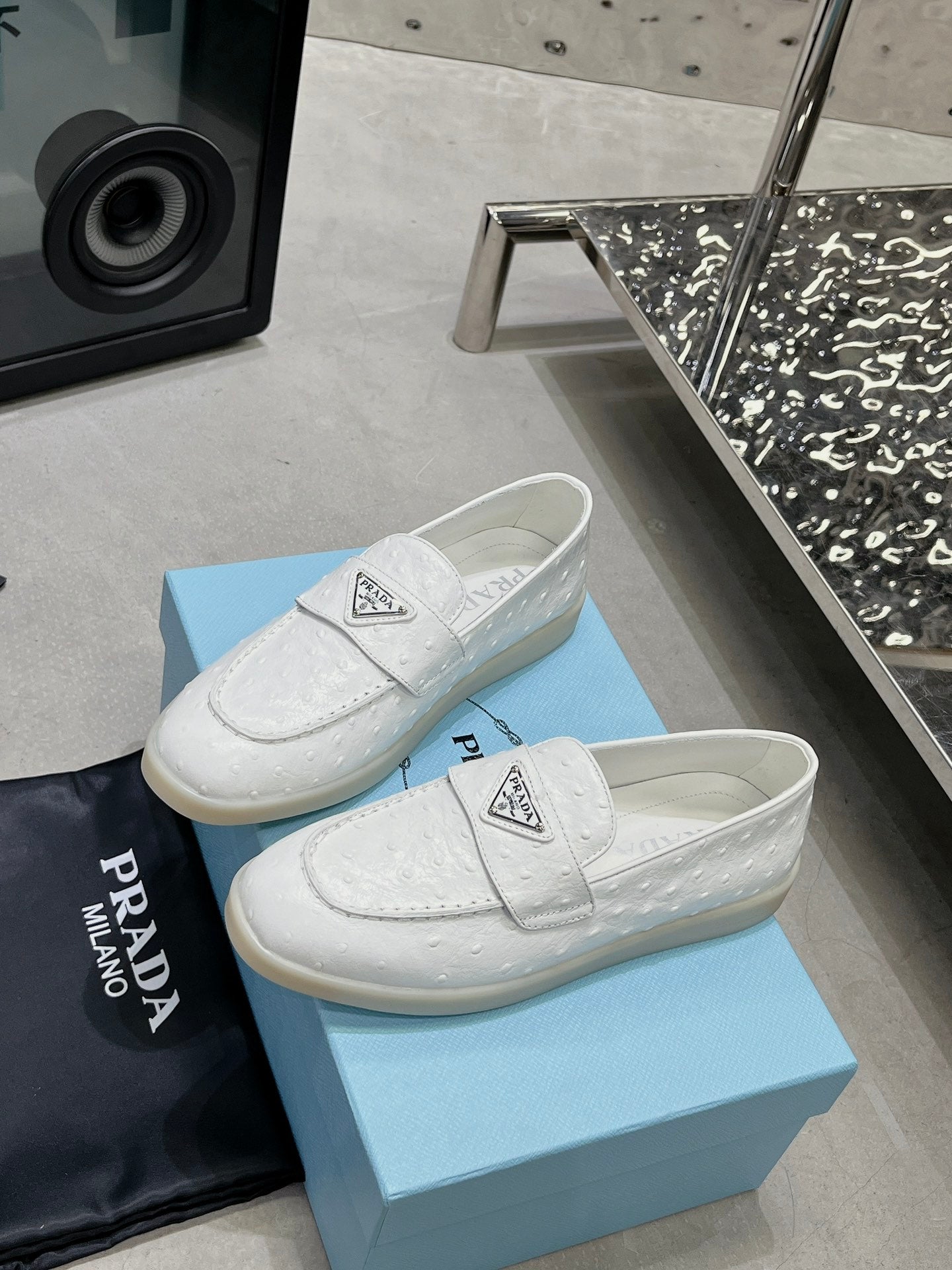 PRA OSTRICH PATTERN LOAFERS WHITE CALFSKIN - 35